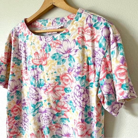 Vintage Pastel Floral Scoop Neck T-Shirt - Picture 2 of 13